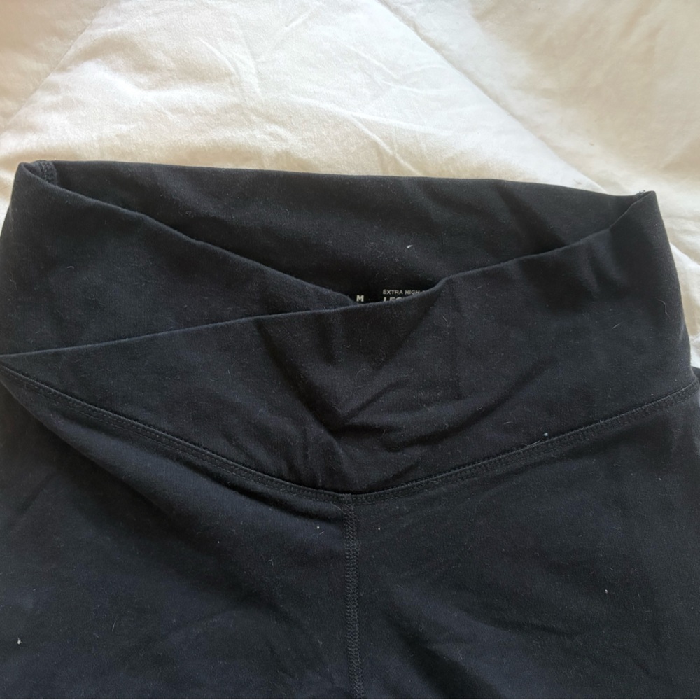 Crossover high waisted black leggings - Picture 2 of 3